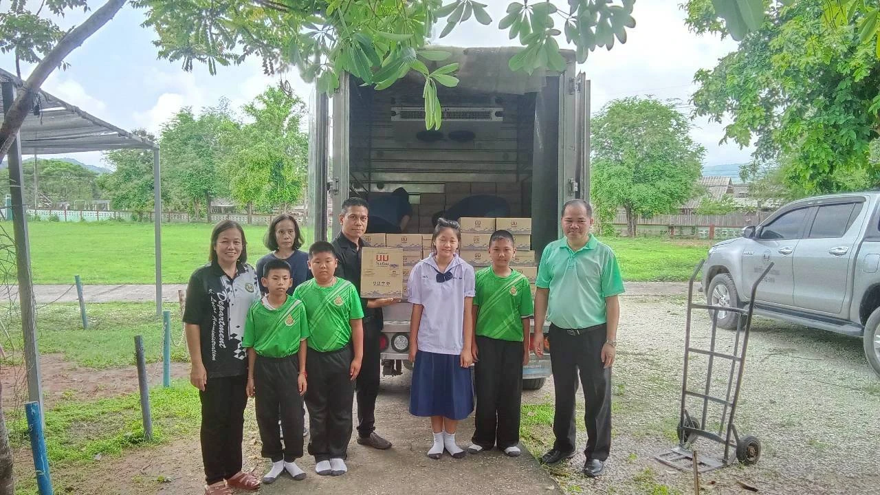 การส่งมอบนมโครงการอาหารเสริม(นม)โรงเรียน ประจำปีการศึกษา 2569